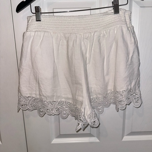 American Eagle Outfitters White Lace Trim Shorts - Picture 5 of 5